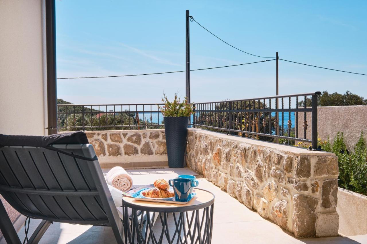 Meacres Sea Villa *